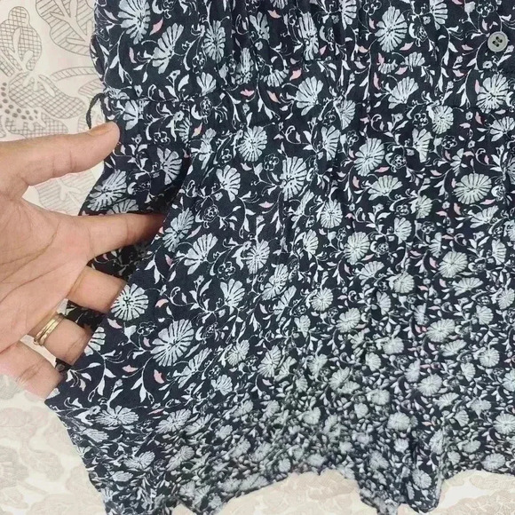 Loft Women's Romper Short Ruffle Sleeve Floral Keyhole Button up XL 326 - Picture 4 of 9